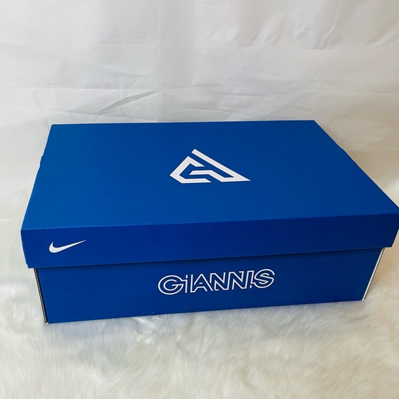 New in box Nike Giannis Immortality White Metallic Gold Black Rubber Shoes - Picture 10 of 13